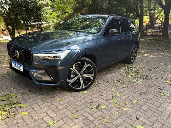 VOLVO XC60 2.0 T8 RECHARGE ULTIMATE DARK AWD GEARTRONIC VOLVO XC60 2.0 T8 RECHARGE ULTIMATE DARK AWD GEARTRONIC